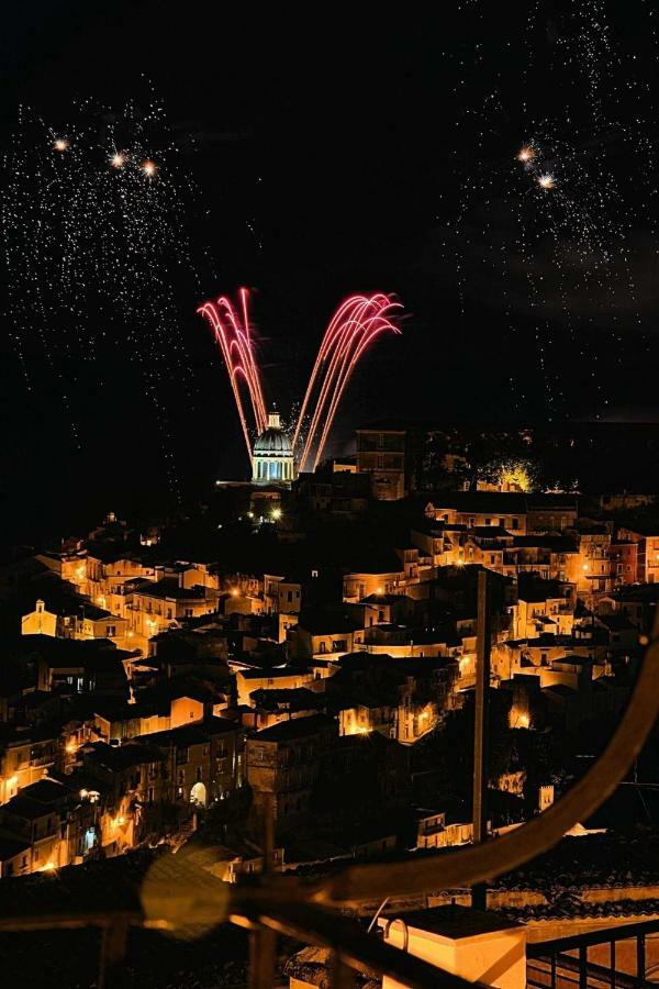 Bed and Breakfast Finestre su Ibla Ragusa Exterior foto
