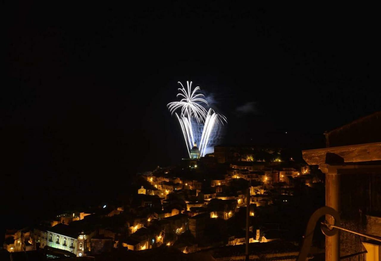 Bed and Breakfast Finestre su Ibla Ragusa Exterior foto